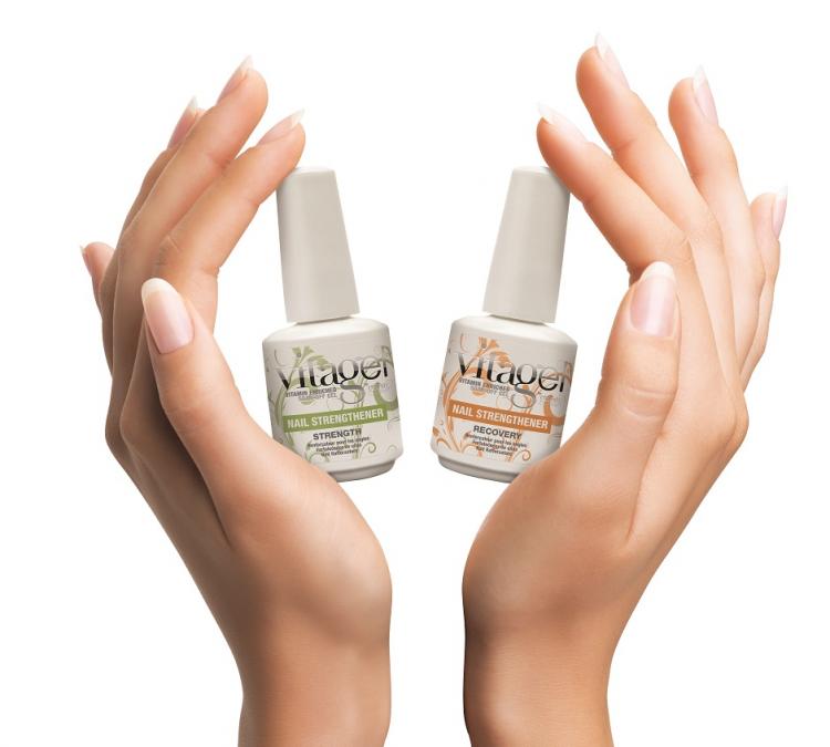 gelish-vitagel-hands-split-divanails.jpg